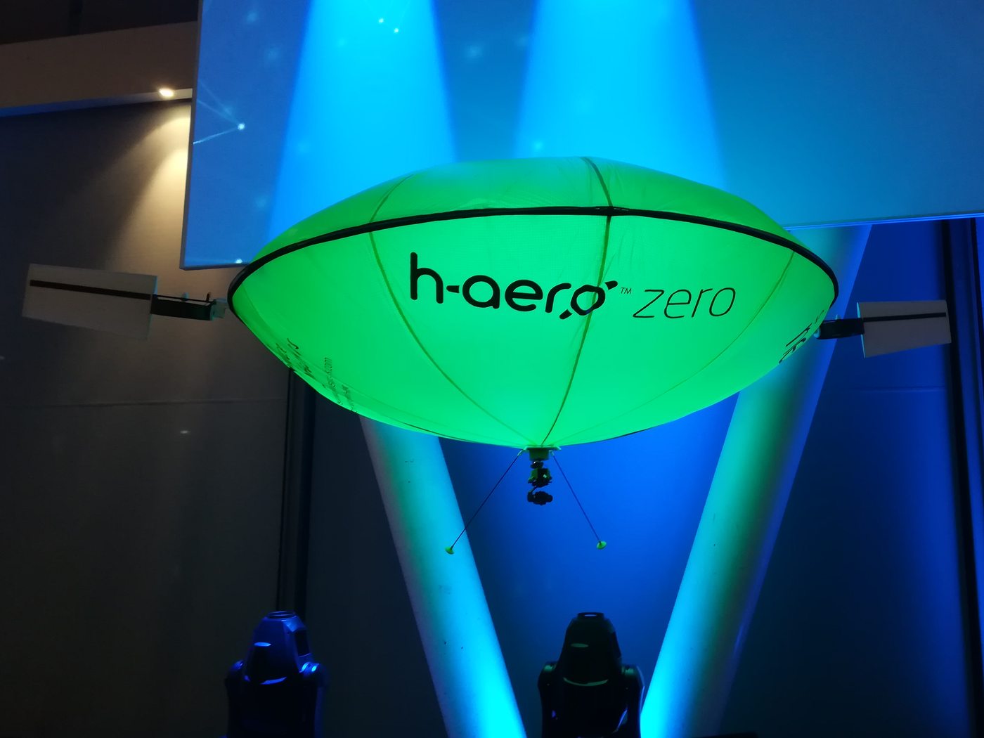 h-aero® zero – beleuchtet im Einsatz